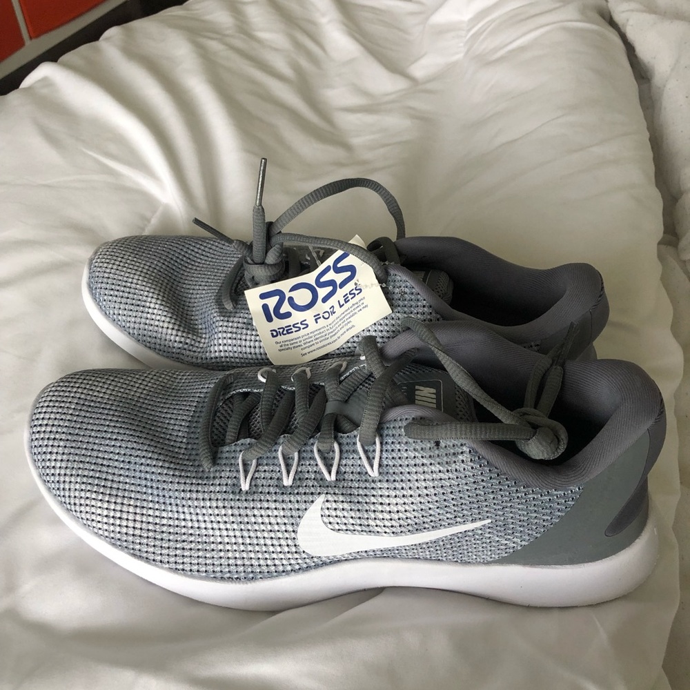 Nike tennis shoes